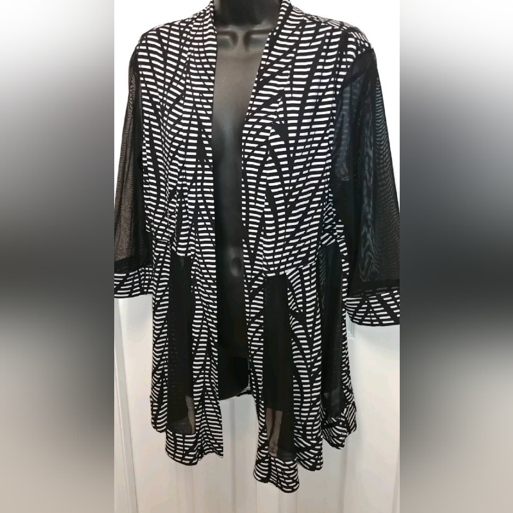 Frank Lyman black + white jacket